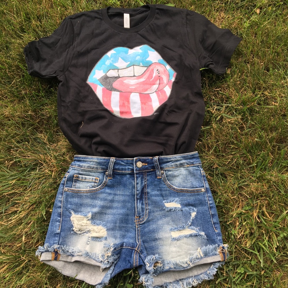 American Lips Graphic Tee🔥Last Size:Small🔥 - Picture 9 of 9